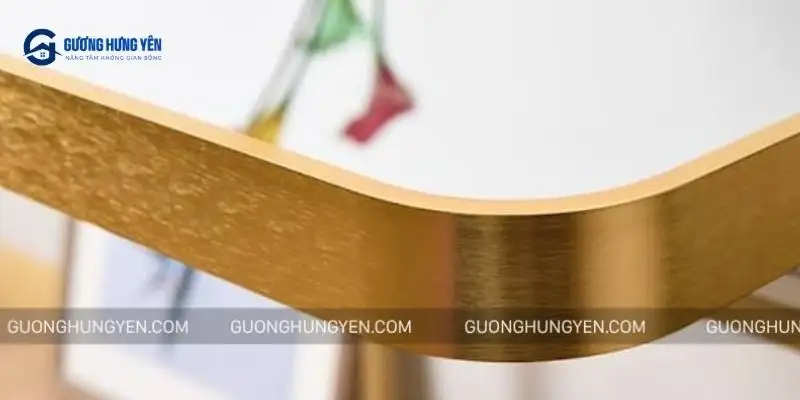 Các mẫu Gương Khung Kim Loại