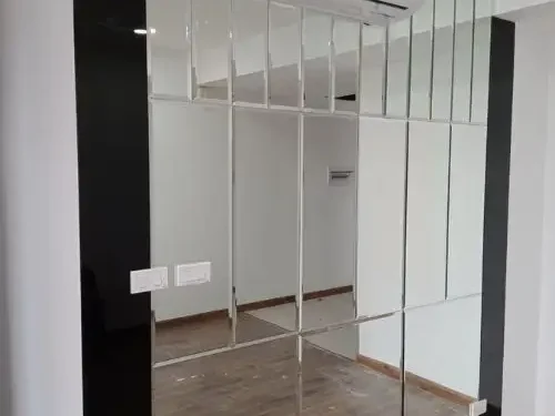 Gương ghép trang trí phòng gym