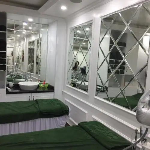 Gương ghép trang trí tiệm Spa